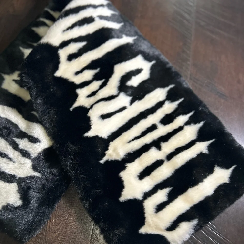 Black and White Faux Fur ‘TRAPSTAR’ Stole